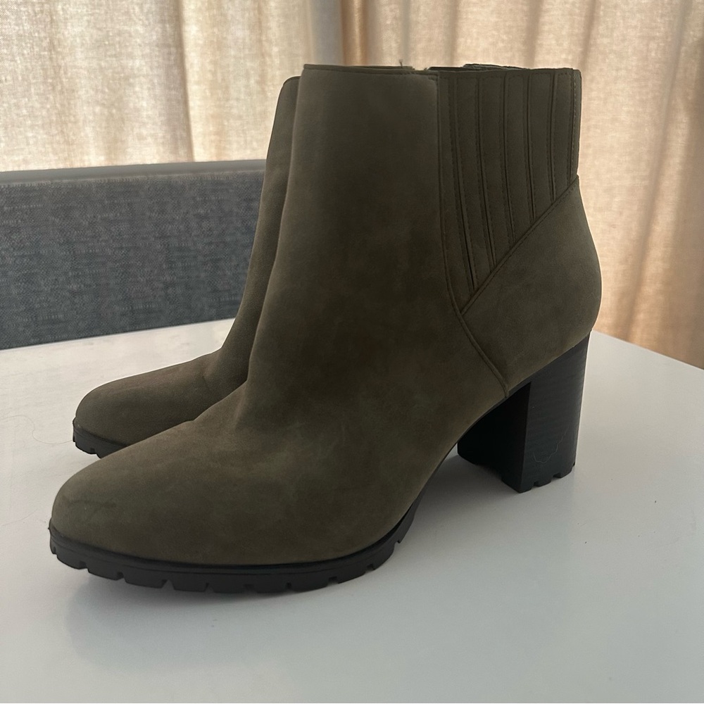 Kelly & Katie olive green heeled boots women’s 11 chelsea chunky moto‎ forest